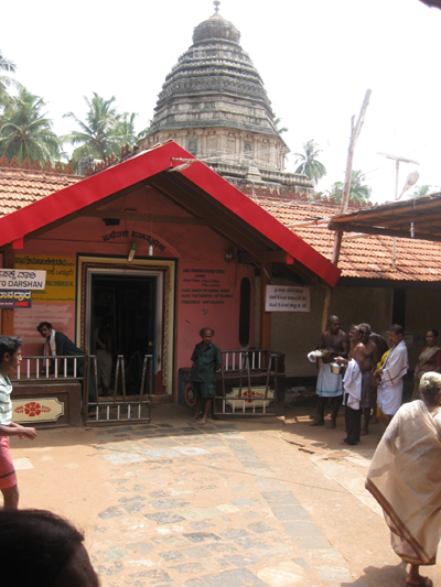 The Mahabaleshwar temple at Gokarna is respected as a Shaiva ... History has it that the Atmalinga brought by Ravana got struck here